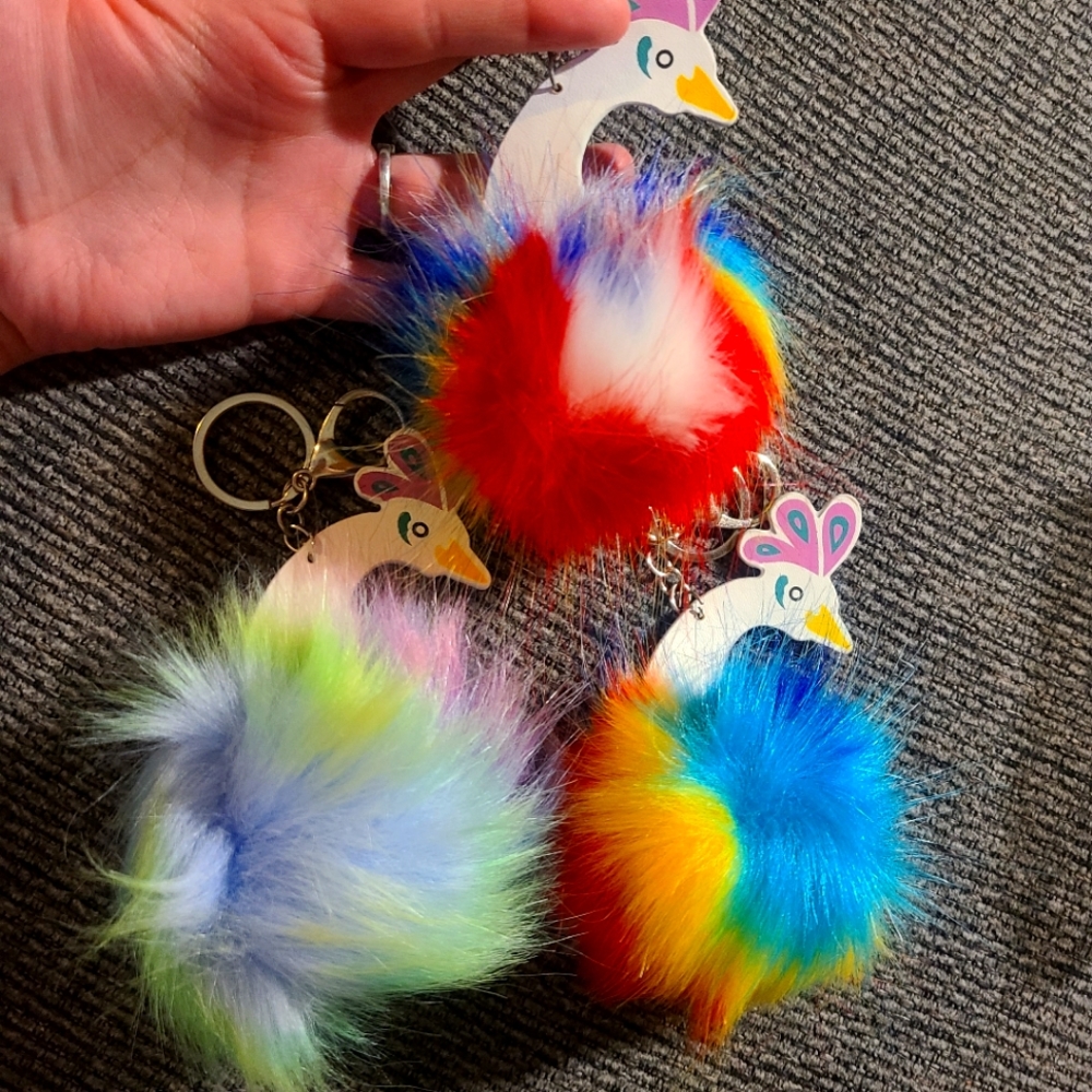 3/$15 Wacky Peacock 🦚 pom keychain.